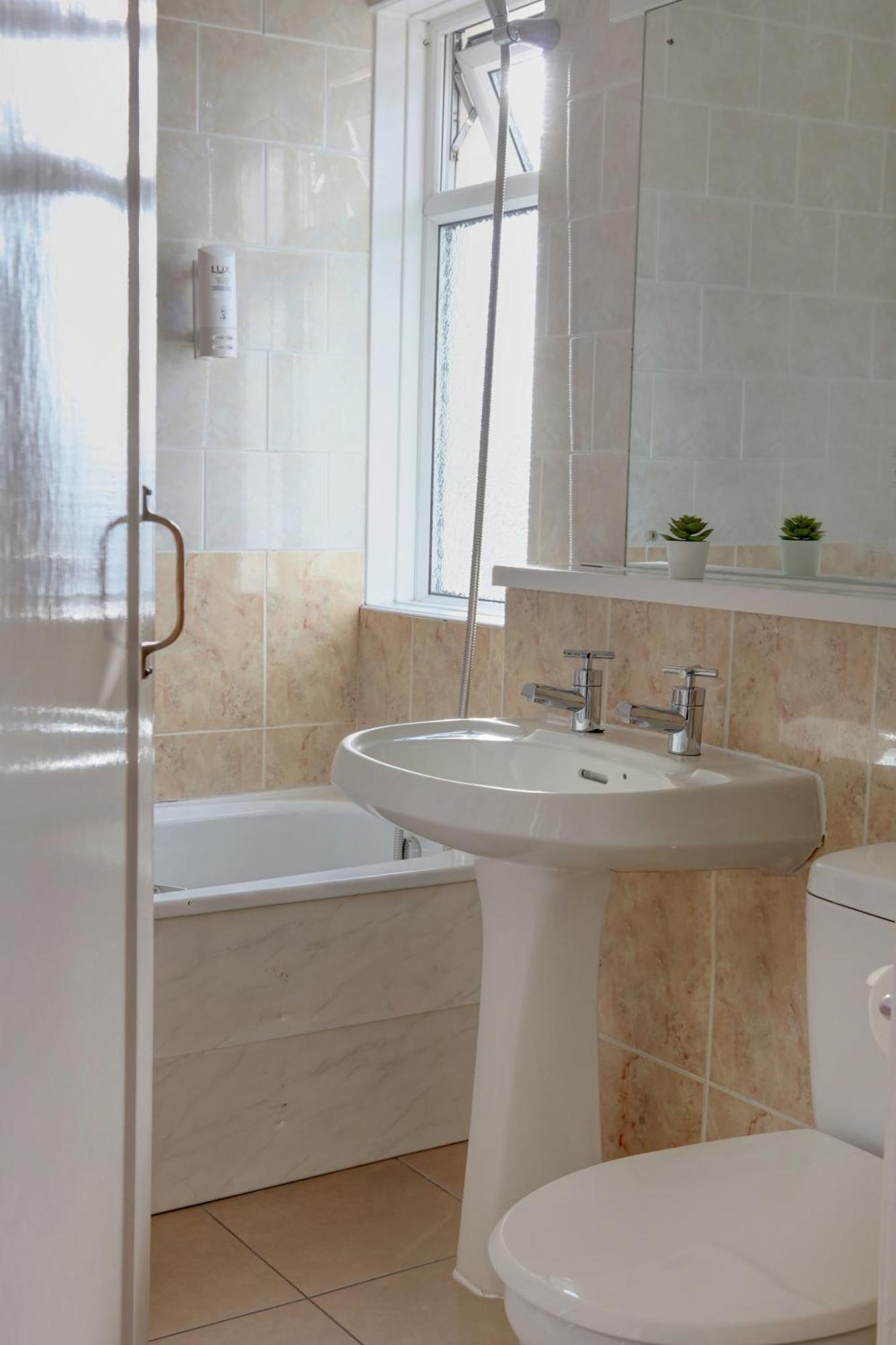 Crewe Arms Hotel エクステリア 写真