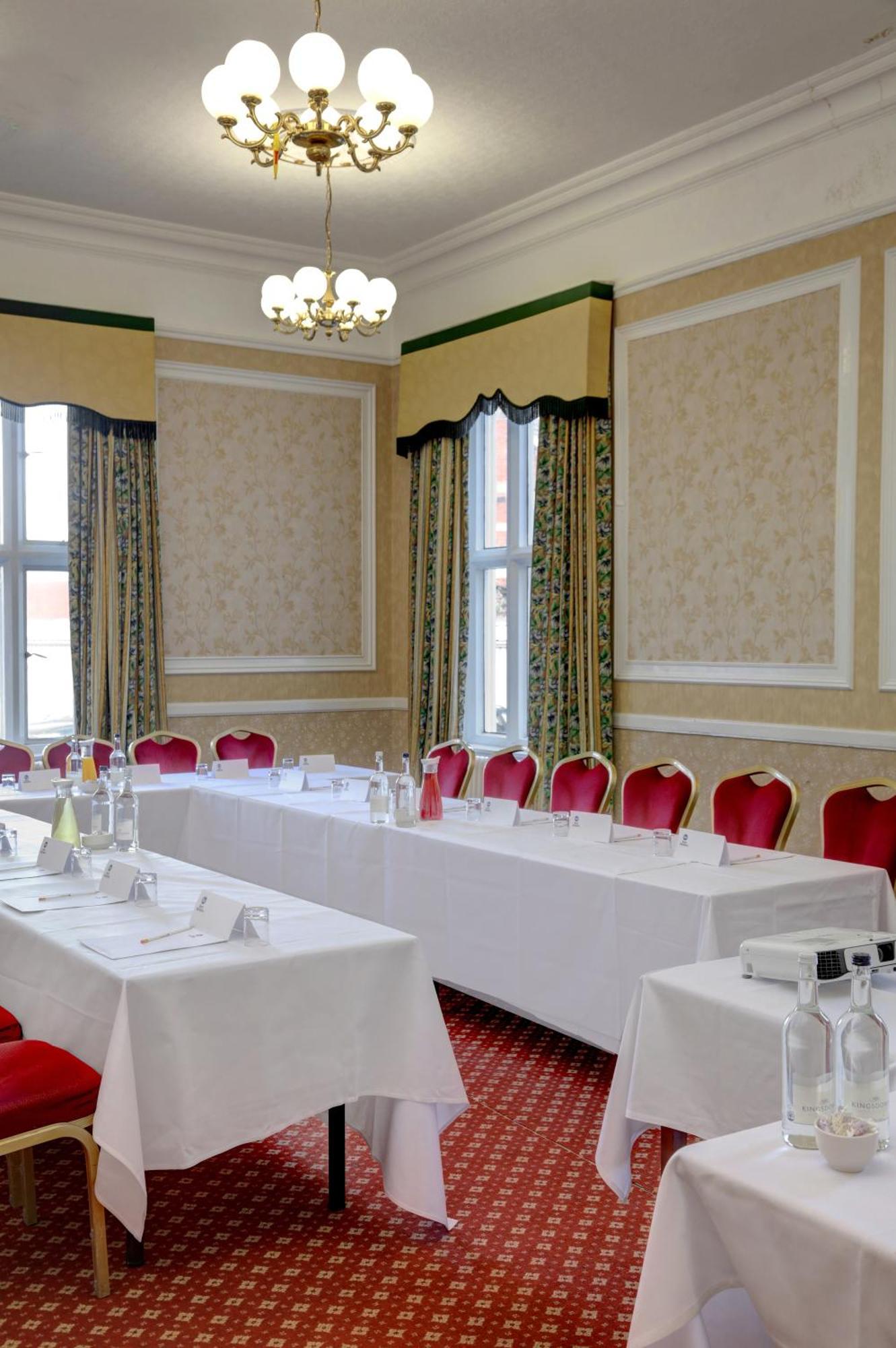 Crewe Arms Hotel エクステリア 写真