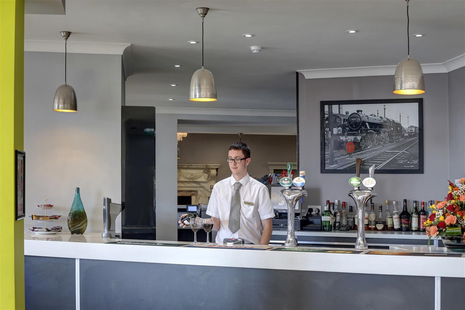 Crewe Arms Hotel エクステリア 写真